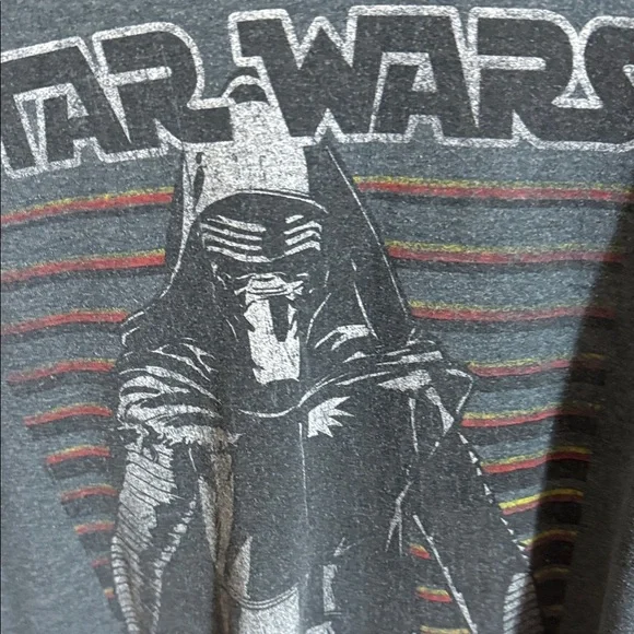 Star Wars Graphic T-Shirt - Picture 4 of 4